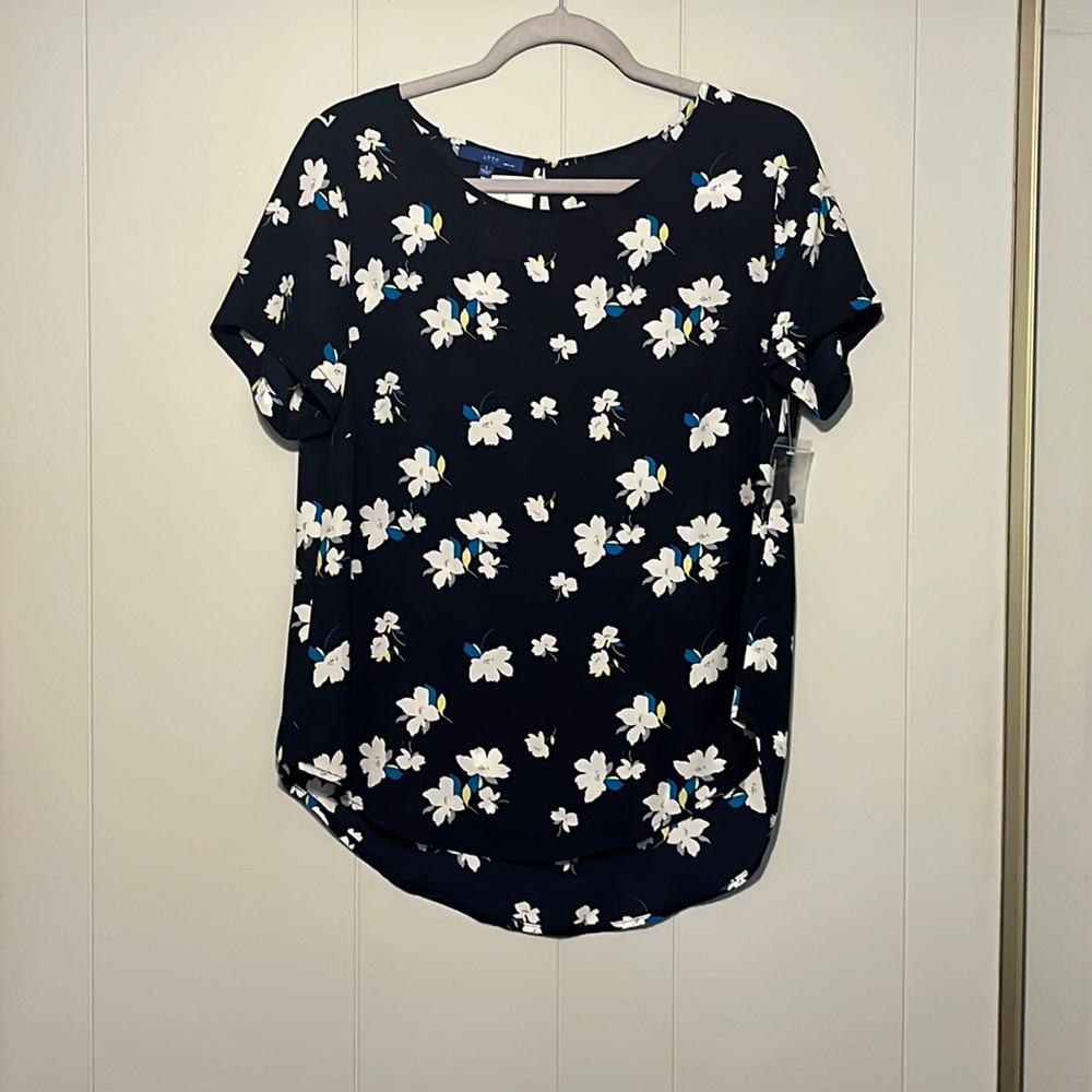 Apt 9 floral blouse